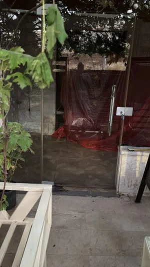 باب سيكوريت مع ماكنة و الواح زجاج