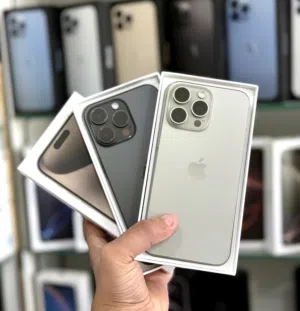 عرض خااص : iPhone 15 pro max 256gb هاتف بحالة الوكالة مع ضمان و ملحقات بأقل سعر لا  يفوتك
