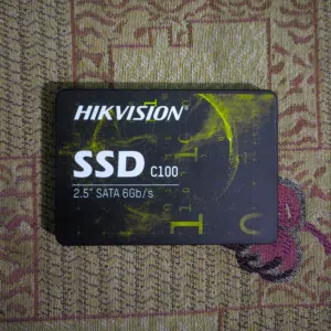 SSD 240GB.