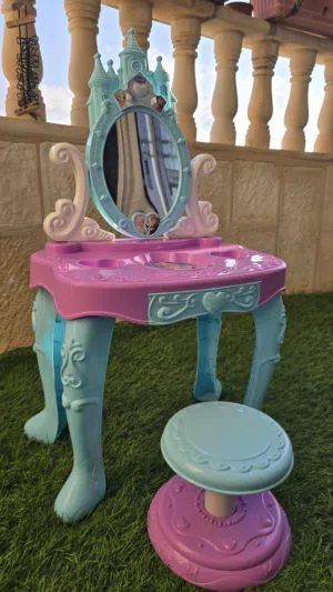 طاولة تجميل فروزن ديزني