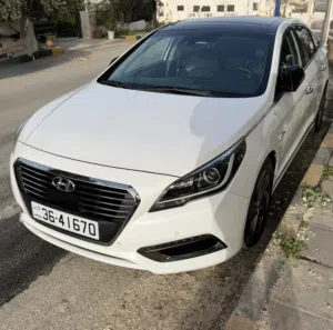 هيونداي سوناتا (رويال) ، فحص كامل ، ممشى قليل (130,000 كم ) فقط