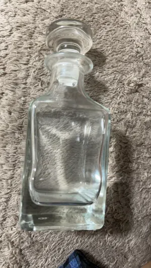 عبوات عطور فارغة
