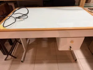 طاولة شف ورسم هندسي