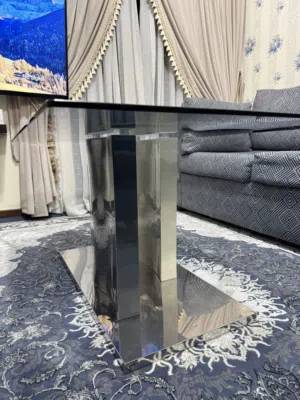 Glass table unique design and strong 120x70