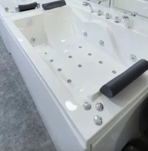 جاكوزي كورال بحريني 210×180 سم (6 أشخاص) - جديد غير مستخدم