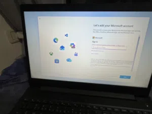 لابتوب Lenovo V15 جيل 10 نظيف جداً بحالة الوكالة معه شنته وشاحنو الاصلي الجيل العاشر ssd