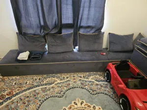 افرشة وتلفاز