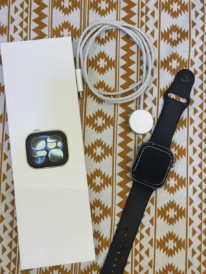 Apple watch 11 46 mm ابل واتش 11 قياس 46 مستعمله شهر ونص