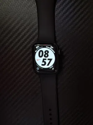 Apple watch se gps 40 mm or for exchange with any console ( ps4 Nintendo switch ps vita psp )