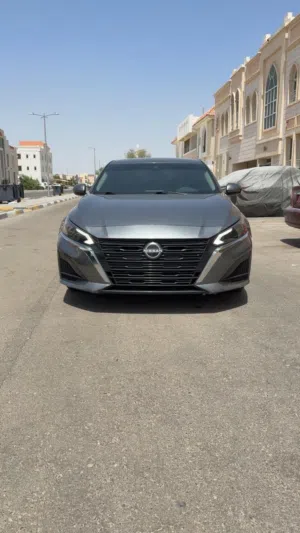 Used Nissan Altima in Al Ain
