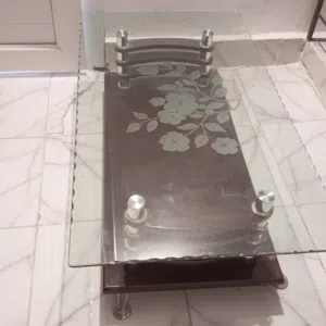 طاولة للبيع