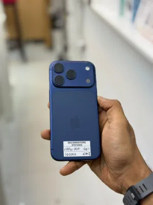 iPhone 17 pro- 256 GB - Awesome phone available- Apple warranty 12/2026