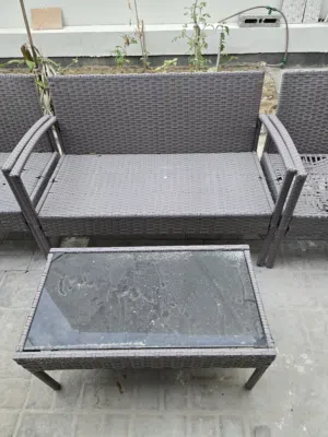 Outsdoor Chairs And Table