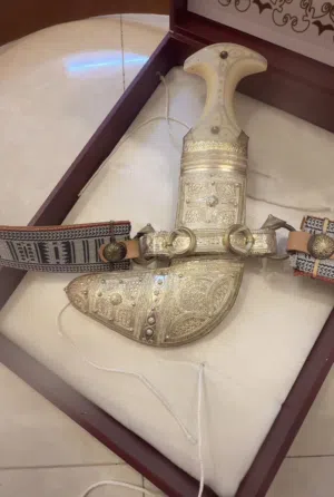 خنجر للبيع لم يستخدم سابقا
