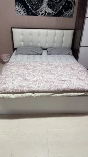 King-size and queen size bed