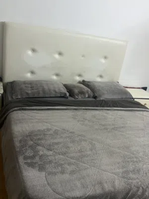 تخت مزدوج للبيع