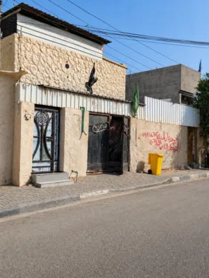 بيت اصولي بالقبلة طابقين الطابق الجوه مفصول شقتين