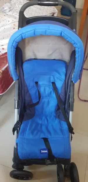 Selling a stroller well maintained upto 20 kgs with Car seat (1-6 years) &bathtub (not used) free,