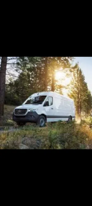 باص ثلاجه موديل 2008 نوع مرسيدس 519