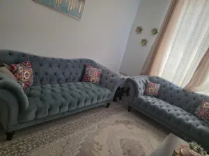 طقم كنب حالة ممتازة استعمال جد خفيف