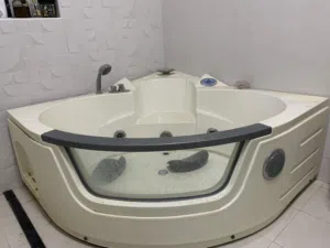 Jacuuzi but not used
