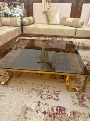 طاولة الجديدة استعمال النضيف