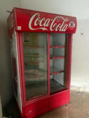 ثلاجات. للبيع