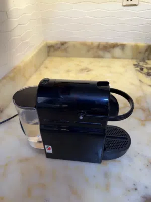 Nespresso Original Coffee Machine – Black – Excellent Condition