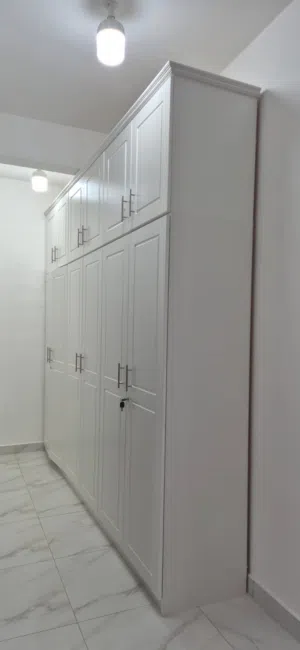 كبت ملابس للبيع يرجى عدم التواصل بالواتساب فقط السوق المفتوح الكبت مستخدم بحالة ممتازه جدا