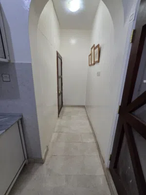 Fully Furnished Studio for rent in AlKhuwair- استوديو للايجار مفروش بالكامل في الخوير