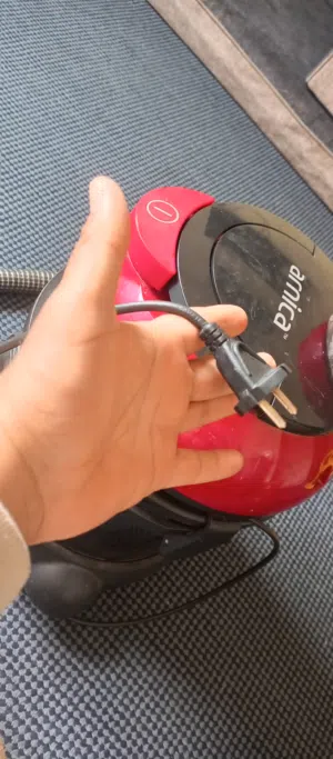 مكنسة كهربائية شفط قوي جداً استخدام خفيف 27 دينار