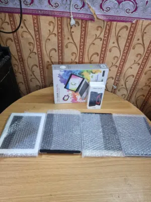 ايبادات ابل 4 قطع  + جهاز تابلت جديد لوك قطعه واحده  + جهاز تلفون قطعه وحده .