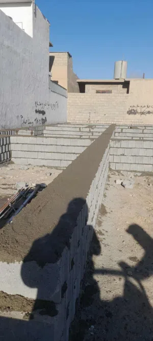 بناء لبخ ابيض اسود تغليف