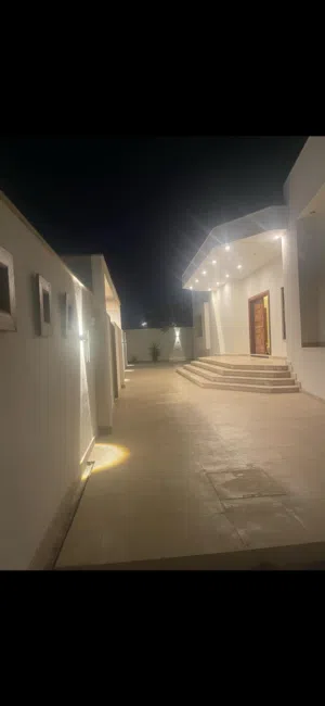 فيلا للبيع قرب اربع شوارع الجلدية