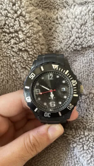 3 ساعات بالوان مختلفة جداد