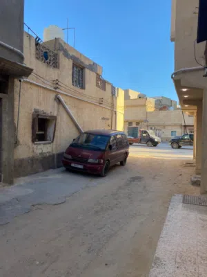 منزل فى منطقة الكيزه واجهتين