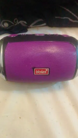 للبيع سماعتين صوت قوي