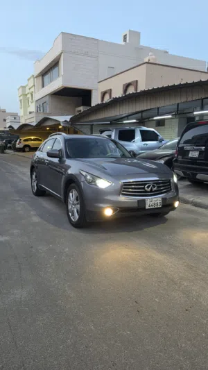 2015 infiniti QX70