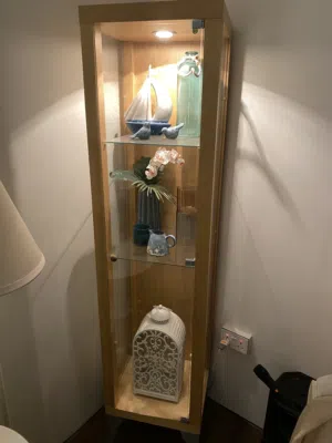 ستاند بإضاءة