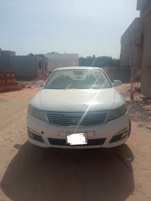 كيا اوبتيما 2009موديل الدار خالي من الحوادث ولايوجد بها زواق