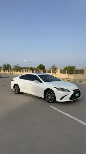 Used Lexus ES in Muscat