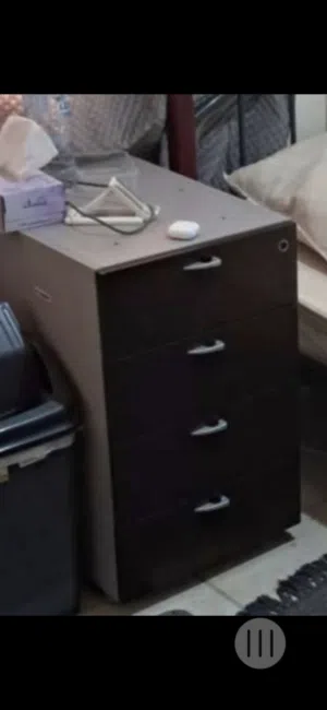 كمودينا مع جوارير