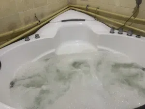 جاكوزي كبير