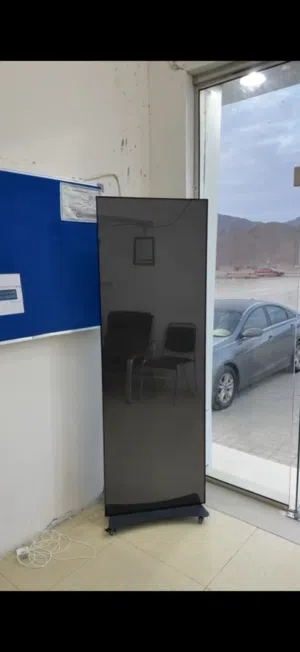 شاشات للإعلانات للايجار (داخلية و خارجية )