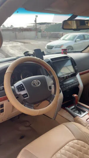 لاندكروزر 2013