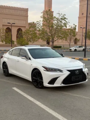 Used Lexus ES in Al Dhahirah