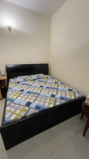 King Size Wooden Bed with Mattress – Excellent Condition
