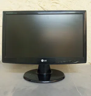 شاشة كمبيوتر للبيع