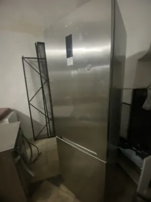 ثلاجة fujecom شغالة