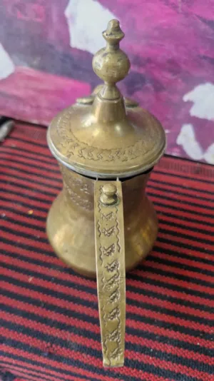 دلة نحاسية